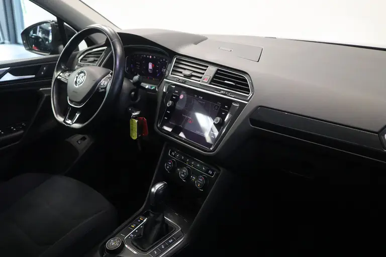 Volkswagen Tiguan 2.0 TSI 4Motion Highline Business R DSG Panoramadak Lane-Assist R-Line afbeelding 25