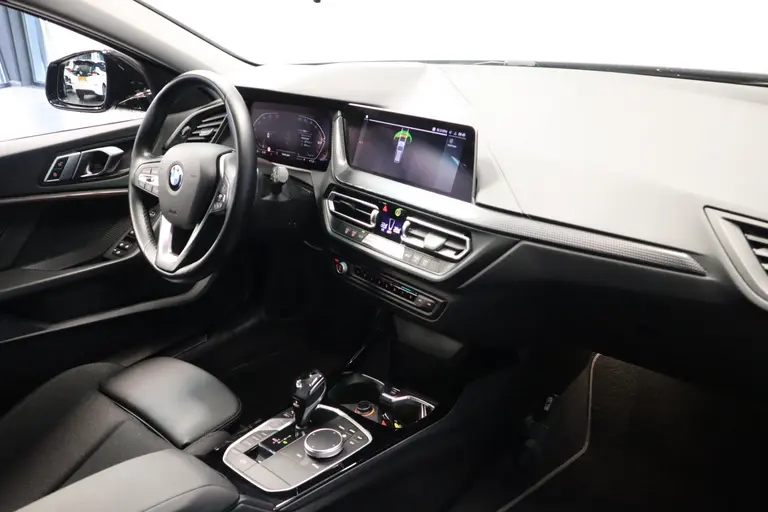 BMW 1-serie 118i Executive Edition 5-deurs Automaat (136pk) Live Cockpit Professional 24 maanden garantie mogelijk (*vraag naar de voorwaarden) afbeelding 21