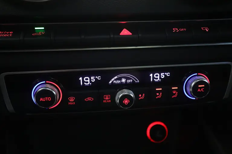 Audi A3 Sportback 1.4 e-tron PHEV Ambition Pro Line plus Cruise/Climate Navi Panoramadak 18''LM Trekhaak afbeelding 13