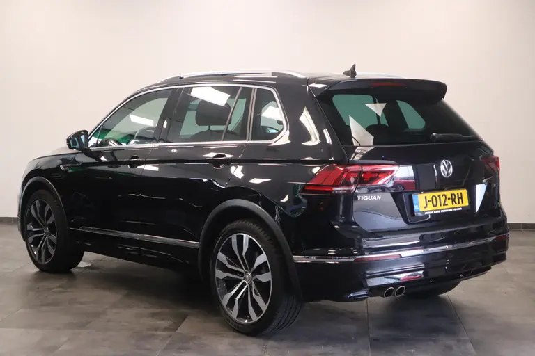 Volkswagen Tiguan 2.0 TSI 4Motion Highline Business R DSG Panoramadak Lane-Assist R-Line afbeelding 3