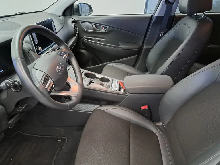 Hyundai KONA EV Comfort 64 kWh Navigatie Led Camera Cruise LM 204PK 24 maanden garantie mogelijk (*vraag naar de voorwaarden) afbeelding 8
