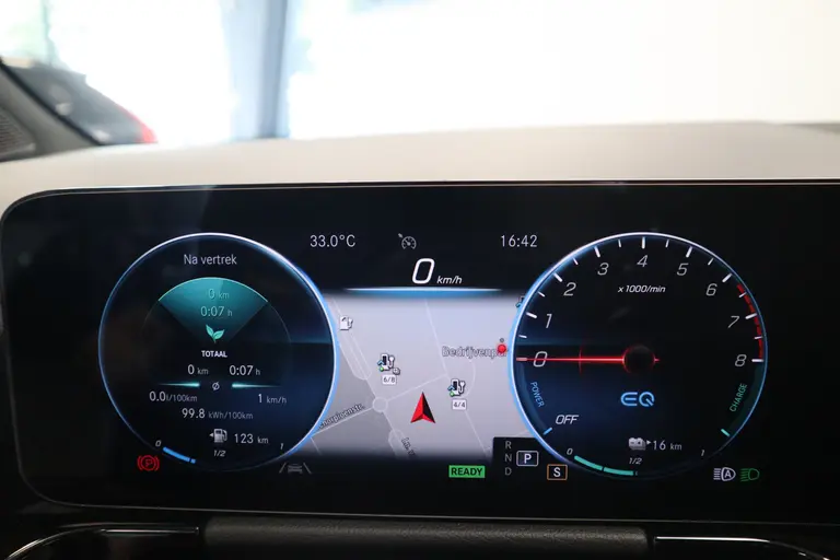 Mercedes-Benz GLA 250 e Business Solution AMG Limited Pano dak LED CC Lane Assist afbeelding 21
