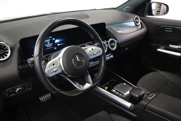 Mercedes-Benz GLA 250 e Business Solution AMG Limited Pano dak LED CC Lane Assist afbeelding 11