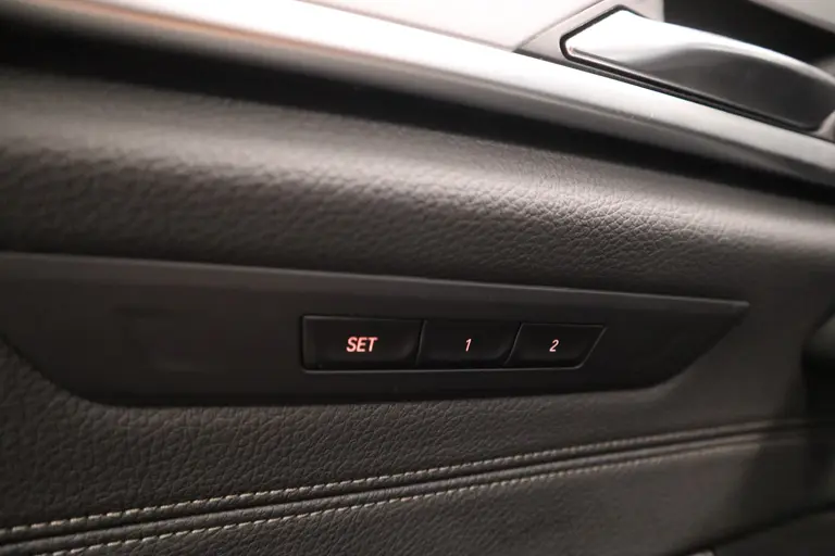BMW 5 Serie 520i Corporate Lease High Executive Connect drive Navigatie PDC Cruise Control 18LMV Vol Leder afbeelding 11