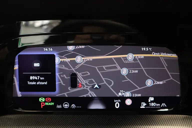 Volkswagen Golf 1.5 eTSI R-Line Edition ! Nieuw Type ! Panoramadak Full-led Navigatie Adaptive-Cruise afbeelding 19