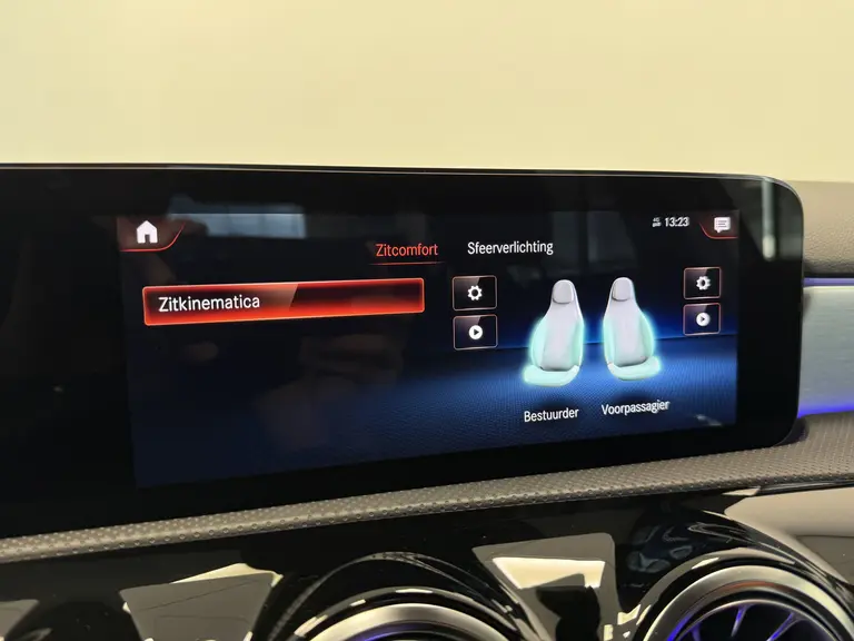 Mercedes-Benz A-Klasse 250 e Business Solution AMG Limited afbeelding 29