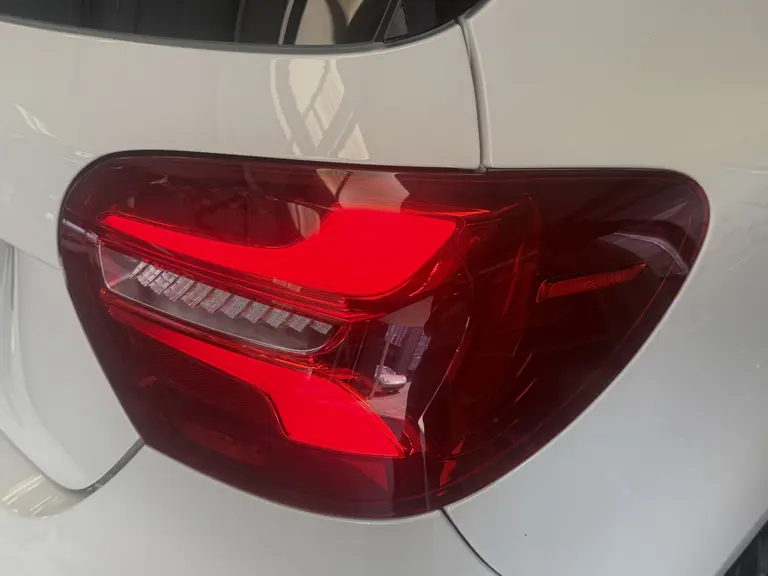 Mercedes-Benz A-Klasse 180 Business Solution AMG 18"lmv Full-led CruiseControl afbeelding 7
