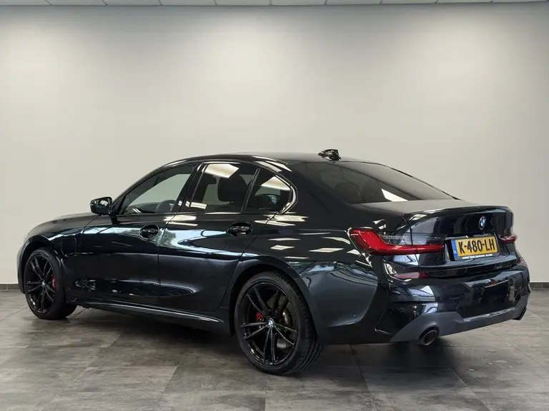 BMW 3-serie 330e eDrive Edition ACC Head-Up Harman Kardon Schuif/Kanteldak afbeelding 3