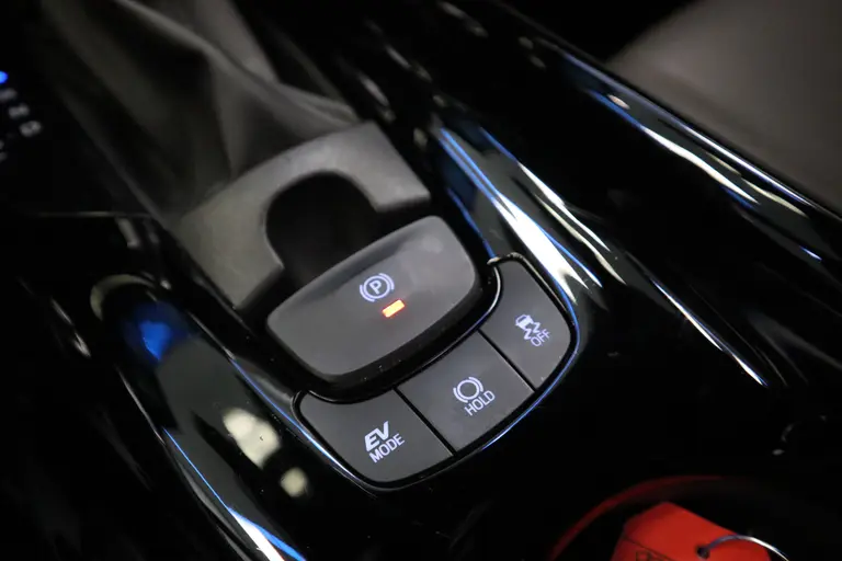Toyota C-HR 2.0 Hybrid Executive Navigatie Cruise control 18LMV trekhaak DAB+ 24 maanden garantie mogelijk (*vraag naar de voorwaarden) afbeelding 19