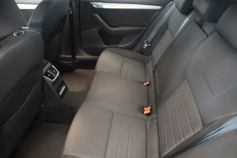 Skoda Octavia Combi 1.6 TDI Greentech Style Businessline PDC Cruise Control Afn. trekhaak afbeelding 16