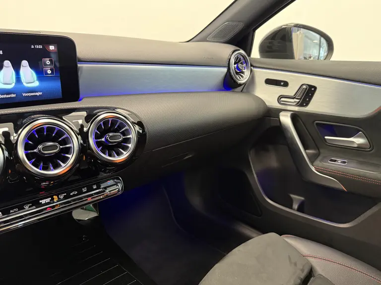 Mercedes-Benz A-Klasse 250 e Business Solution AMG Limited afbeelding 17