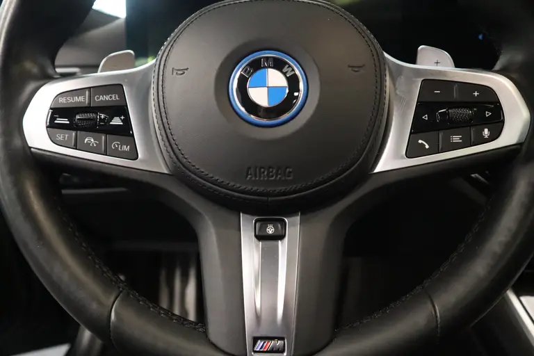 BMW 3-serie 320e ACC PDC Head-UP Panoramadak Harman&Kardon Carbon 20''LM Individual Performance 400PK 24 maanden garantie mogelijk (*vraag naar de voorwaarden) afbeelding 11
