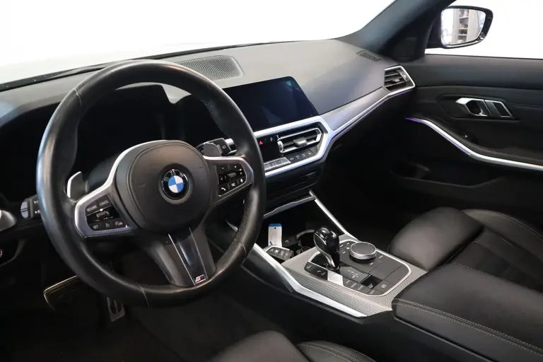 BMW 3 Serie Touring 320i High Executive Edition 184pk Navigatie Luxe Volleder Cruise Control Stoelverwarming sfeerverlichting 24 maanden garantie mogelijk (*vraag naar de voorwaarden) afbeelding 8