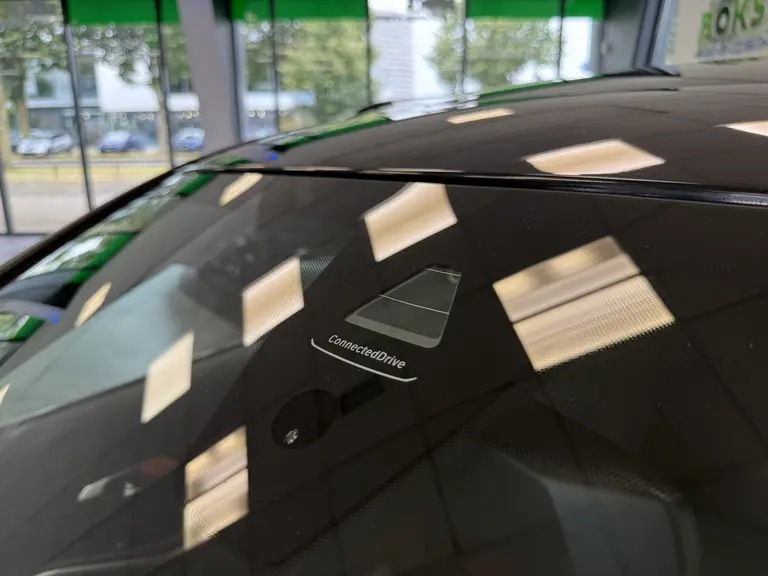 BMW 3-serie 330e eDrive Edition ACC Head-Up Harman Kardon Schuif/Kanteldak afbeelding 10