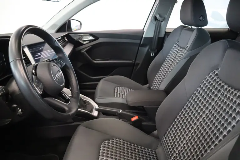 Audi A1 citycarver 30 TFSI epic Airco Cruise Control 17 LMV PDC VCP DAB+ afbeelding 7