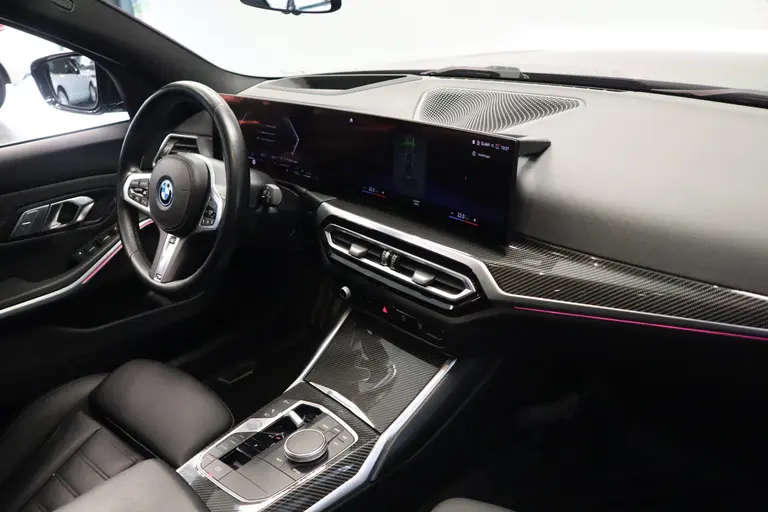 BMW 3-serie 320e ACC PDC Head-UP Panoramadak Harman&Kardon Carbon 20''LM Individual Performance 400PK 24 maanden garantie mogelijk (*vraag naar de voorwaarden) afbeelding 25