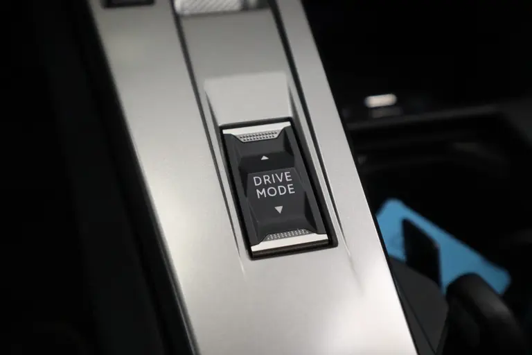 Peugeot 308 SW 1.6 Plug-in Hybrid 180 Allure Navigatie 17LMV PDC VCP Cruise Control Stoel/ Stuur Verwarming 24 maanden garantie mogelijk (*vraag naar de voorwaarden) afbeelding 20