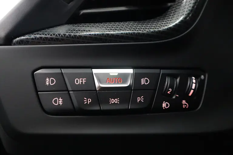 BMW 1-serie 118i Executive Edition 5-deurs Automaat (136pk) Live Cockpit Professional 24 maanden garantie mogelijk (*vraag naar de voorwaarden) afbeelding 19