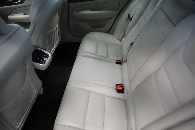 Volvo V60 2.0 B3 Inscription Panoramadak Navigatie Adaptive-Cruise afbeelding 24
