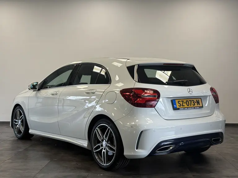 Mercedes-Benz A-Klasse 180 Business Solution AMG 18"lmv Full-led CruiseControl afbeelding 3