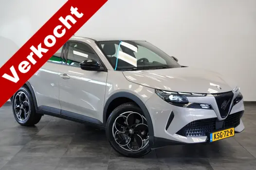 Alfa Romeo Junior Elettrica 54 kWh PDC ACC 18" LED