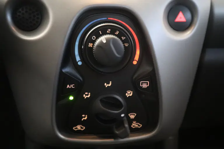 Toyota Aygo 1.0 VVT-i x-play limited Cabrio Carplay afbeelding 10