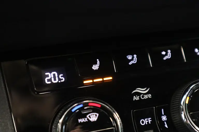 Skoda Karoq 1.5 TSI ACT Sportline Business CruiseControl Trekhaak Full-led 24 maanden garantie mogelijk (*vraag naar de voorwaarden) afbeelding 17