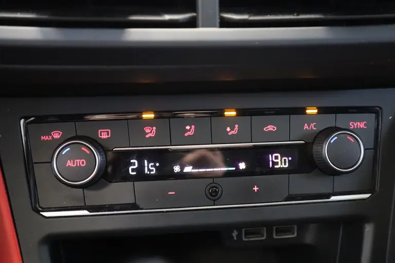 Volkswagen Polo 2.0 TSI GTI Adaptive-Cruise 18''lmv Panoramadak NL-Auto 24 maanden garantie mogelijk (*vraag naar de voorwaarden) afbeelding 14