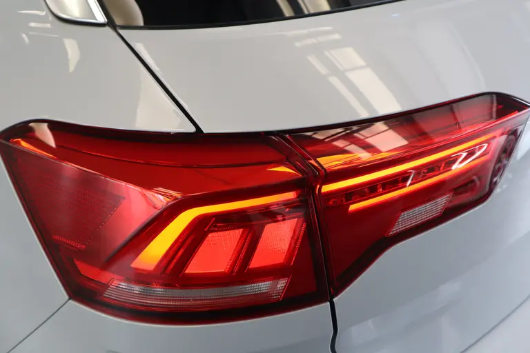 Volkswagen T-Roc 1.5 TSI Style 150pk Panoramadak Full-Led Navigatie 18'lmv afbeelding 7