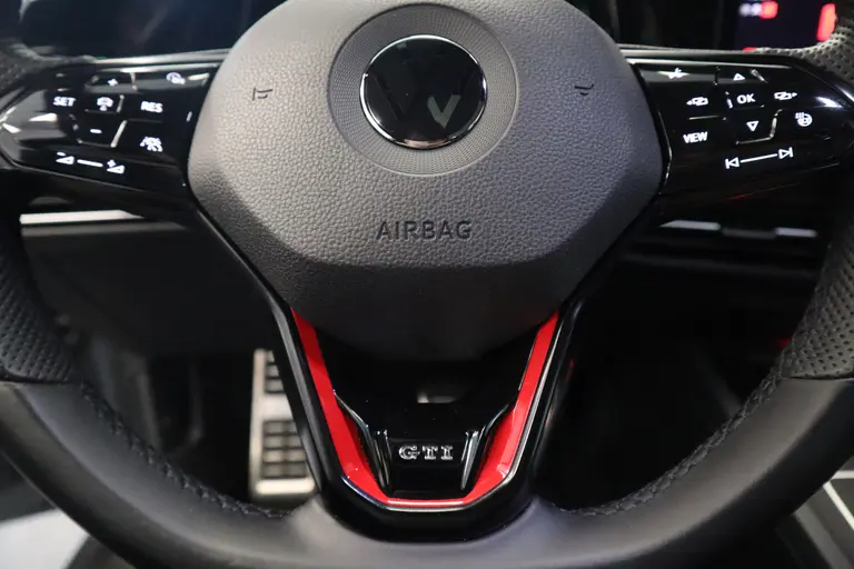 Volkswagen Golf 2.0 TSI GTI ACC Navi Panoramadak Milltek Uitlaat afbeelding 12