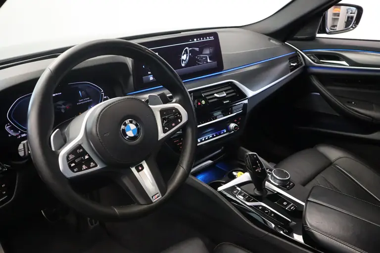 BMW 5 Serie 545e xDrive High Executive Edition M-sport Schuif/kantel dak Harman/Kardon afbeelding 10