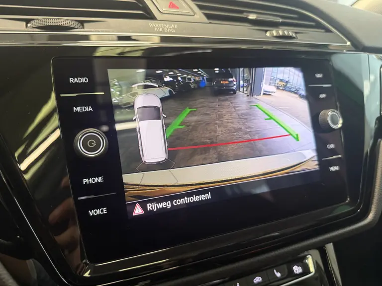 Volkswagen Touran 1.4 TSI Highline Business R 7p ACC Climate Panoramadak PDC Automaat NAP afbeelding 27