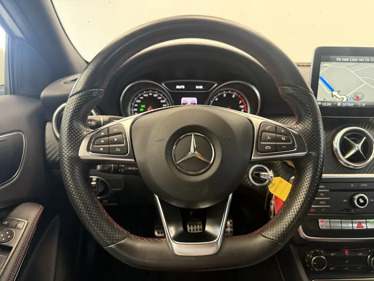 Mercedes-Benz A-Klasse 180 Business Solution AMG 18"lmv Full-led CruiseControl afbeelding 11