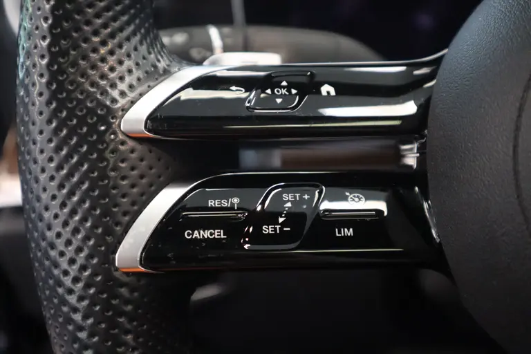 Mercedes-Benz E-Klasse 300 e AMG Line PDC ACC Schuifkanteldak 360 Camera 19''lm afbeelding 14