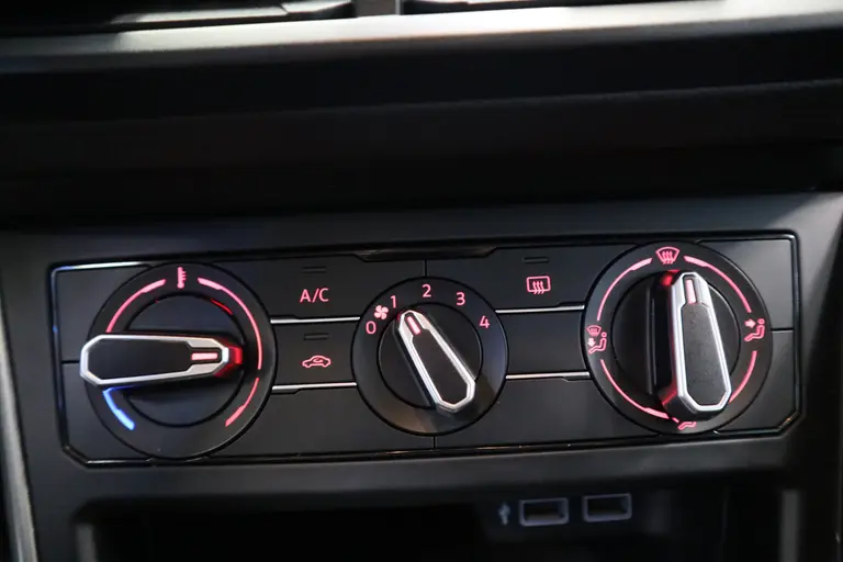 Volkswagen Polo 1.6 TDI Comfortline Navigatie CruiseControl ACC CV afbeelding 10