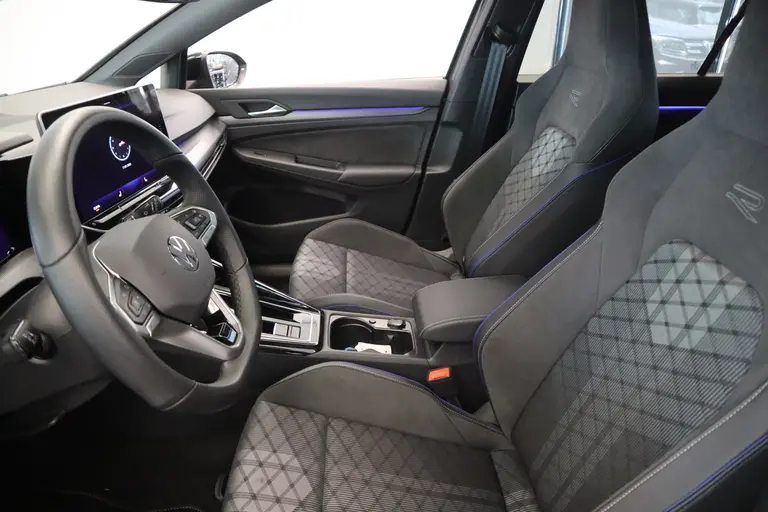 Volkswagen Golf 1.5 eTSI R-Line Edition ! Nieuw Type ! Panoramadak Full-led Navigatie Adaptive-Cruise afbeelding 8